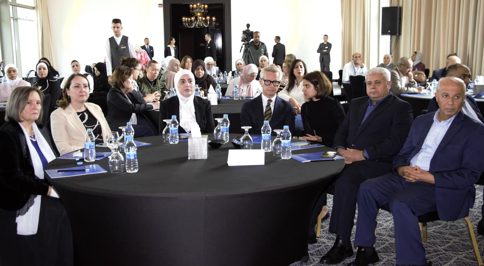 الجلسة النقاشية 11.jpg